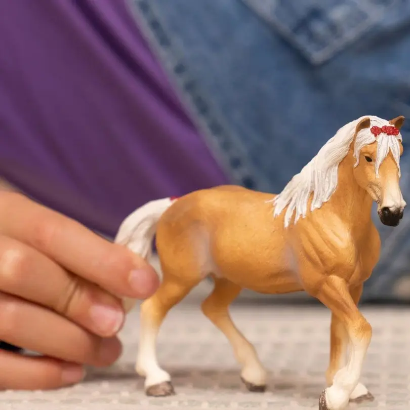 Spielzeugpferd Horse Club