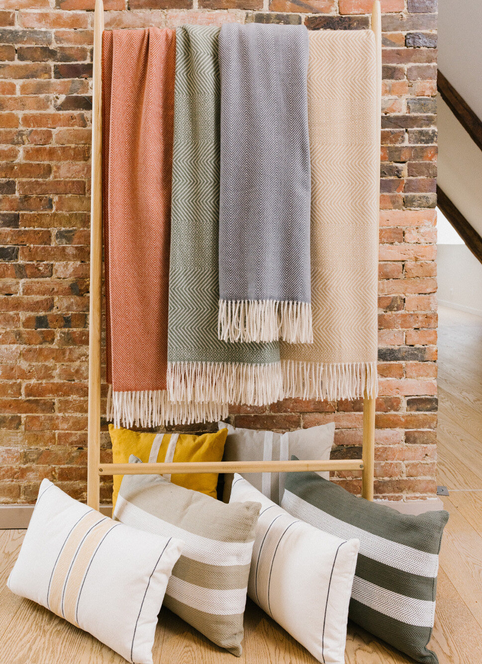 COUSSIN RAYÉ IVOIRE BEIGE