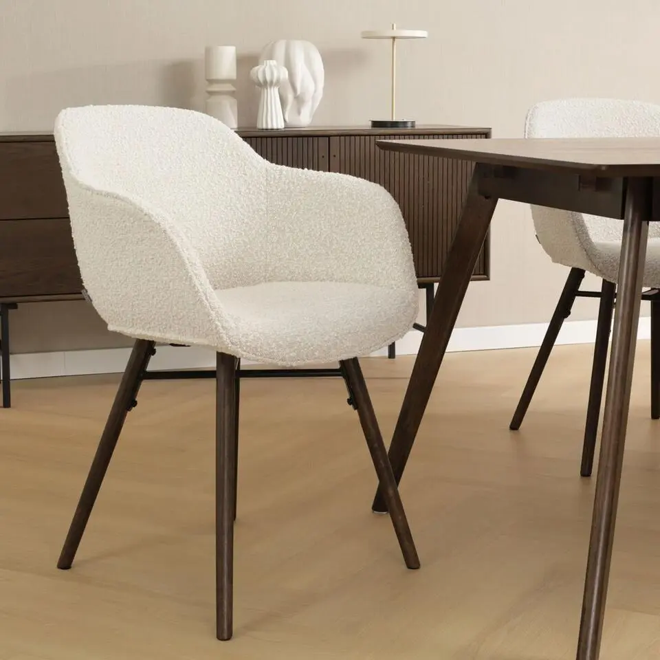 Nolon Nena-Mare Eetkamerstoel Boucl&eacute; Beige - Armleuning - Walnoot Poten