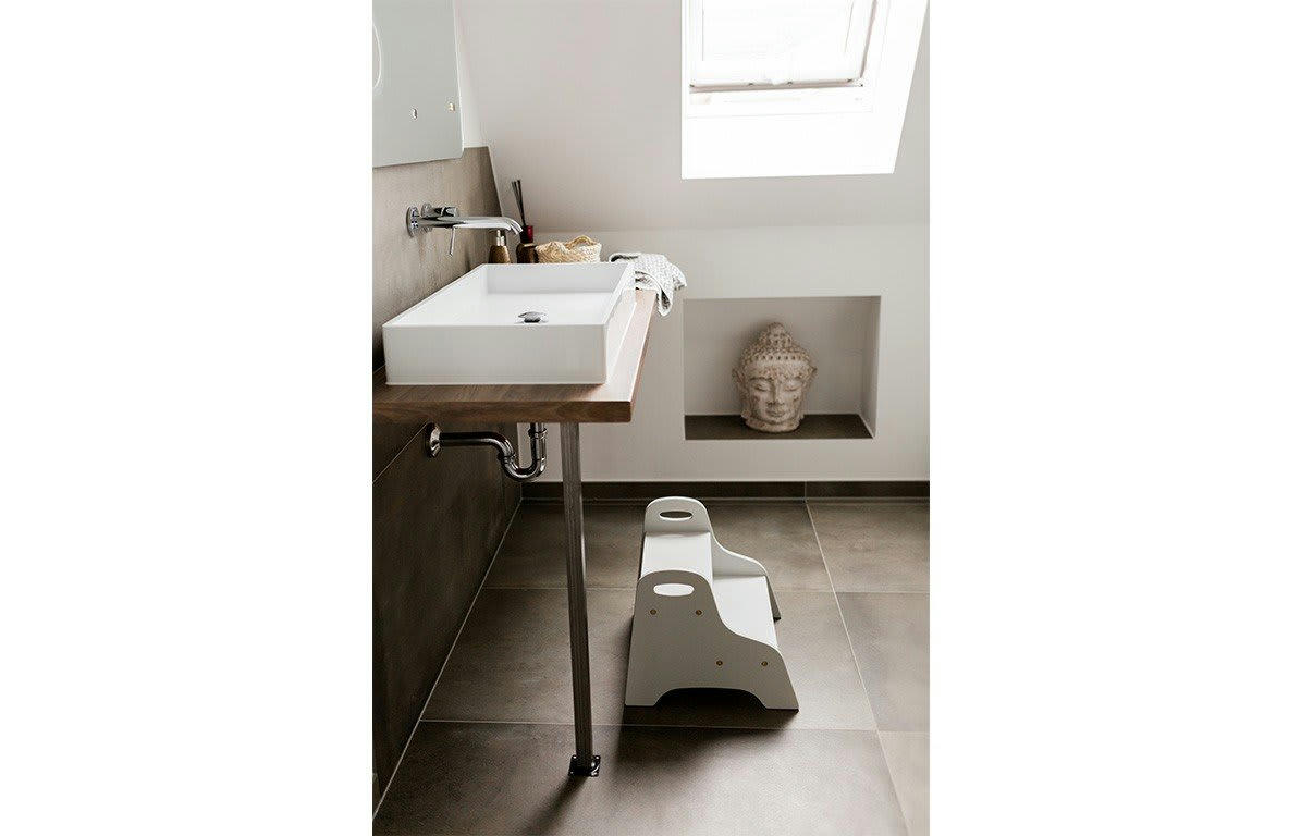 - Marchepied enfant en bois gris