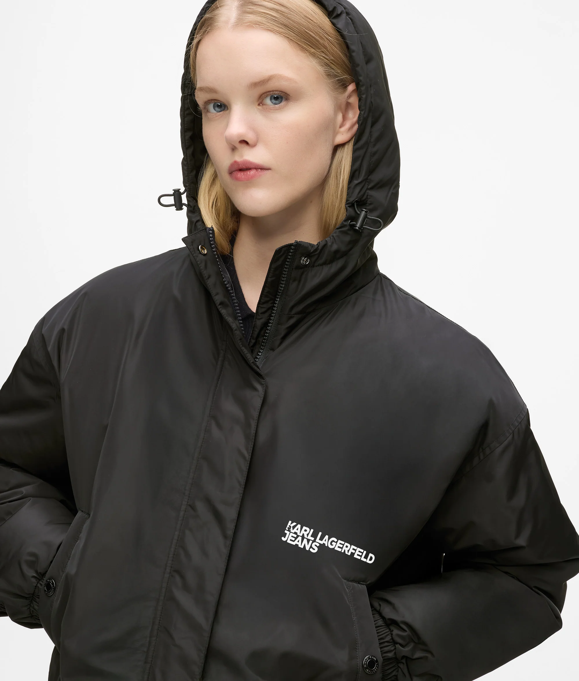 Veste à capuche légèrement rembourrée