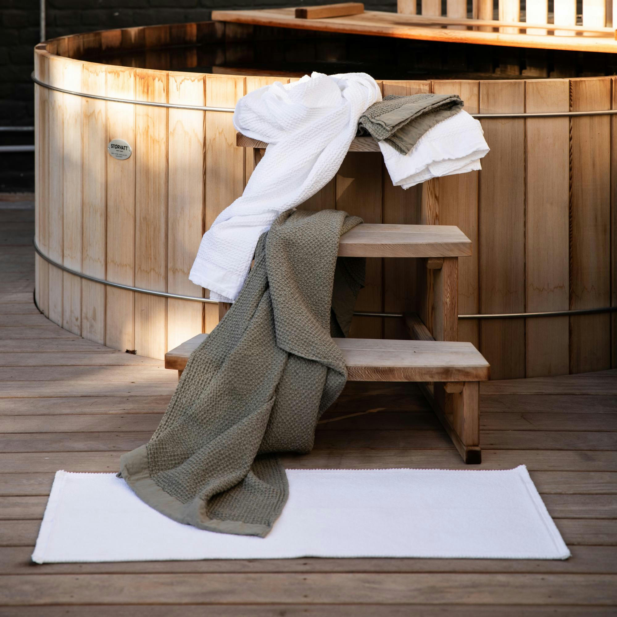 ETIA - Tapis de bain uni  en coton neige 54 x 110