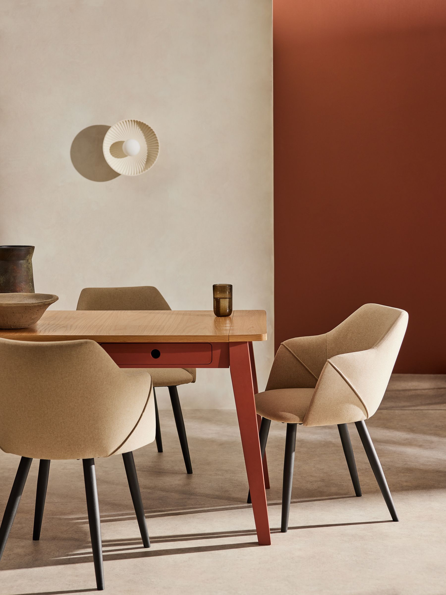 Set of 2 Lule Arm Dining Chairs in Ecru Marl and Black Legs