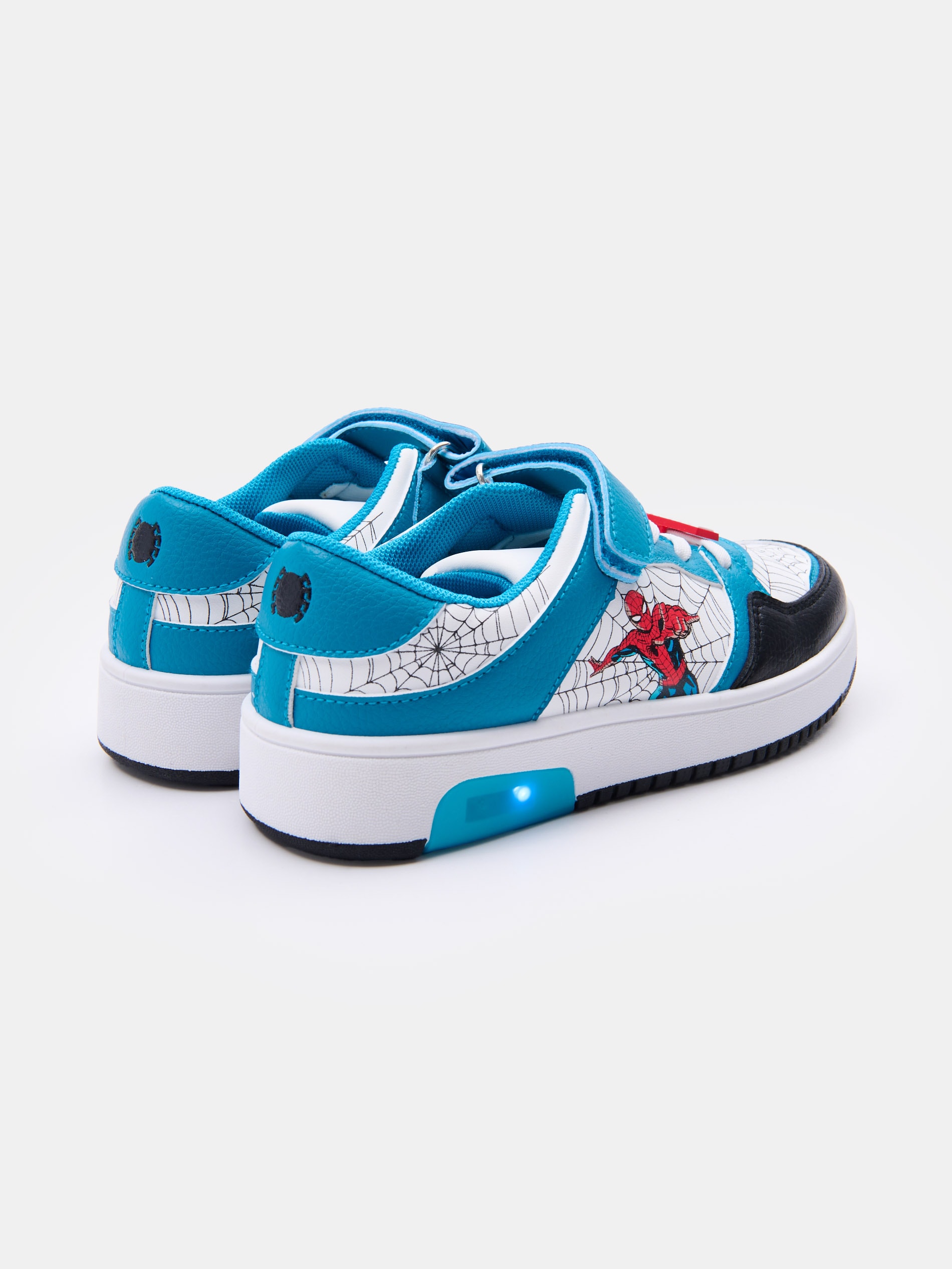 Sneakersy z podświetlaną podeszwą LED i elementami 3D Spider-Man