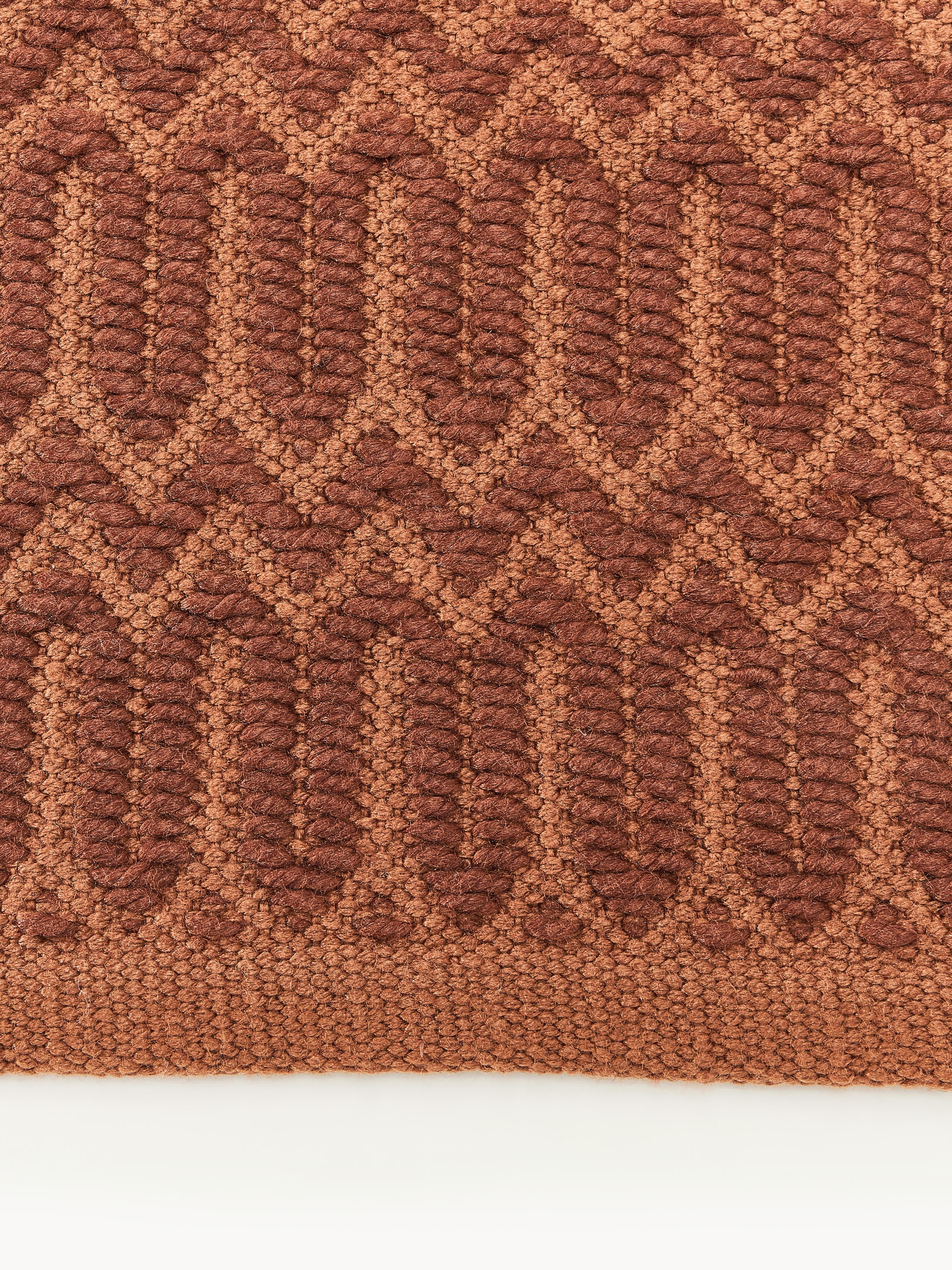 Handgewebter Outdoor-Läufer Rune mit geometrischem Muster