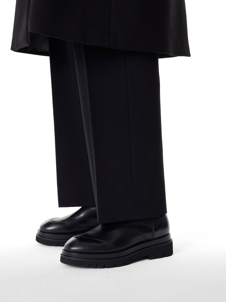 Men's leather boots with rubber inserts