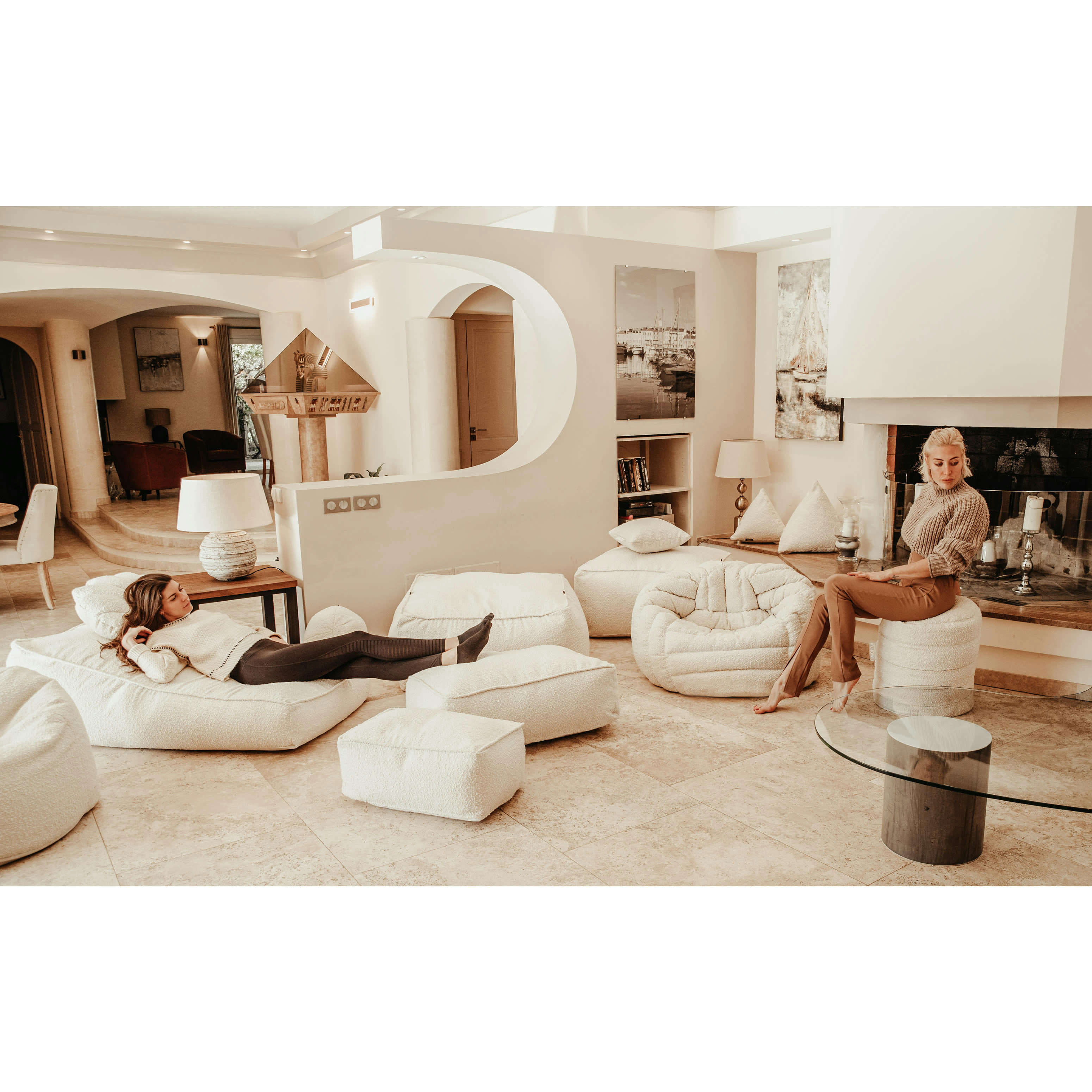 - Pouf ottoman en bouclette blanc crème