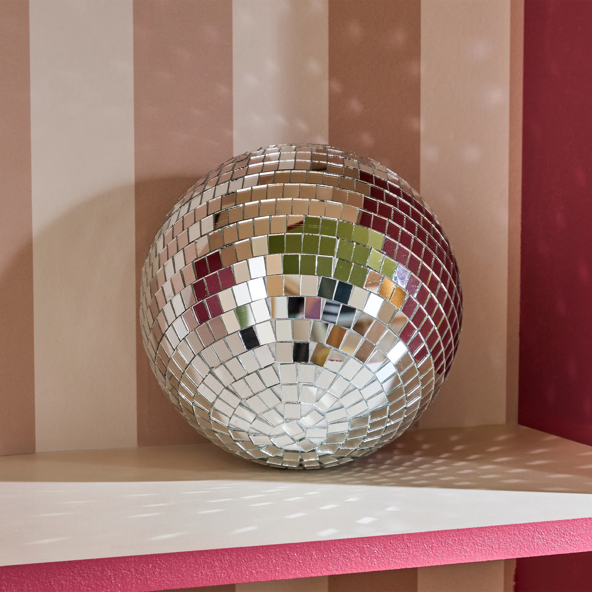 Décoration à suspendre BOULE A FACETTE coloris argent