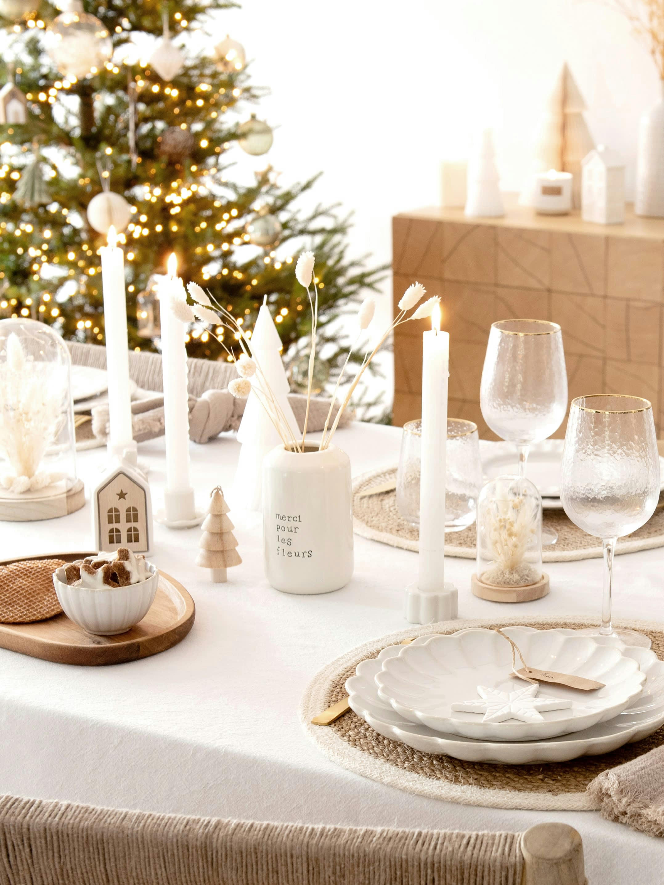 - Déco lumineuse en verre et fleurs séchées