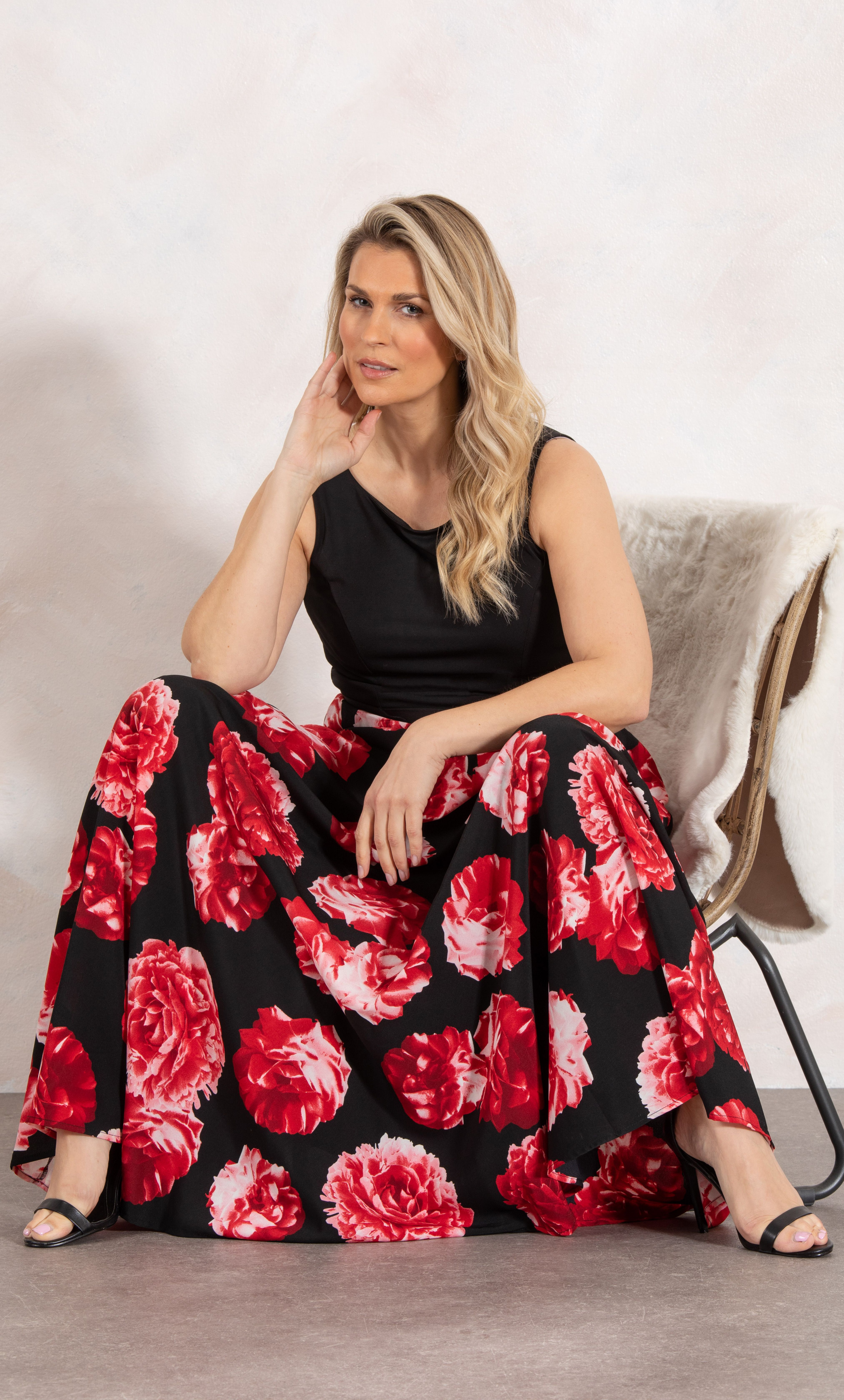 Klass. Floral Print Sleeveless Maxi Dress