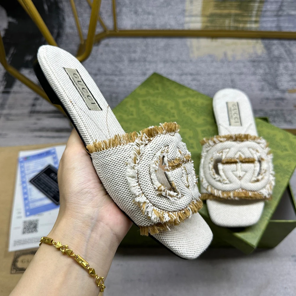 Gucci Knit  slippers