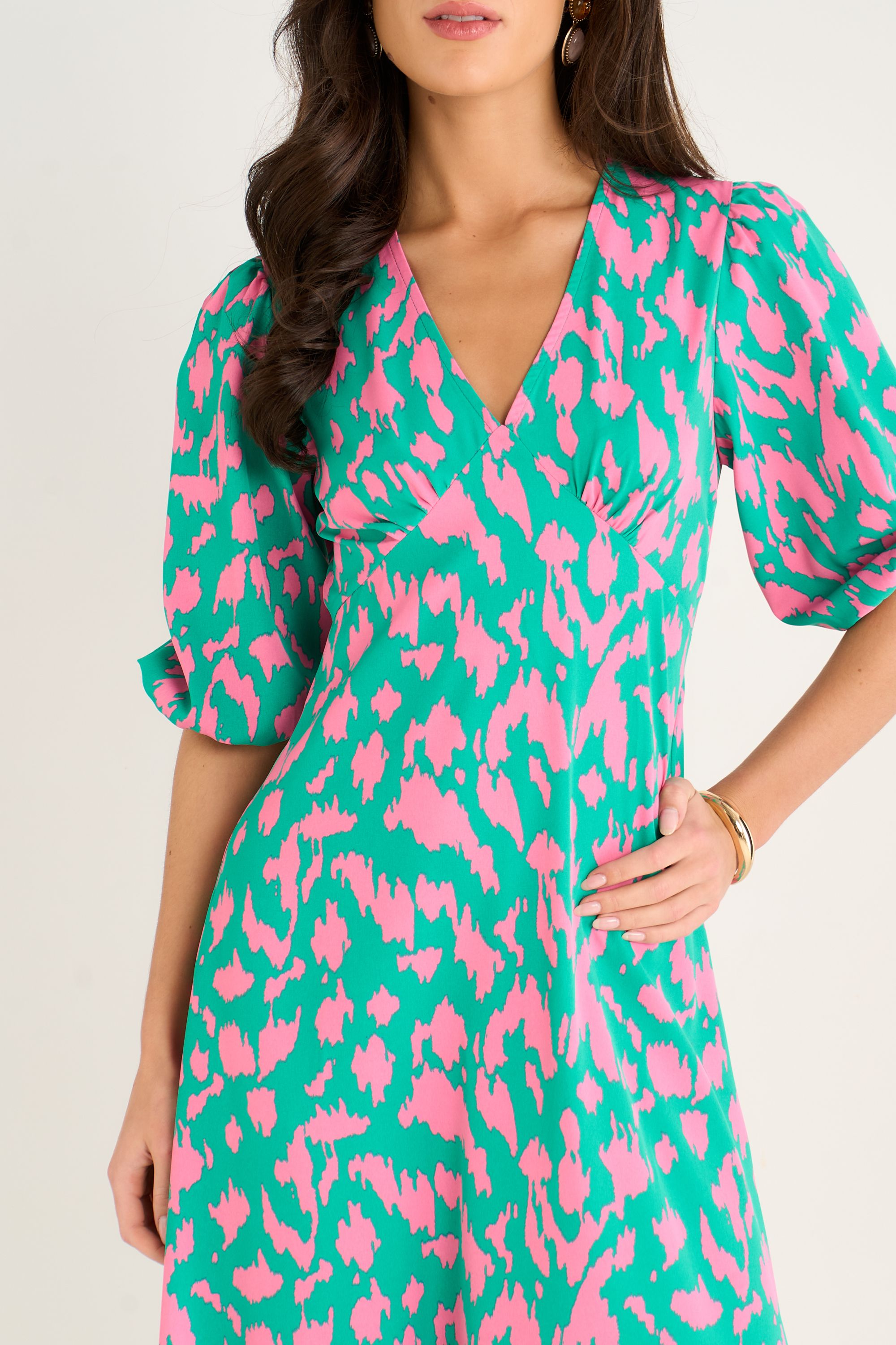 Gini London Green Animal Print V Neck Shift Midi Dress