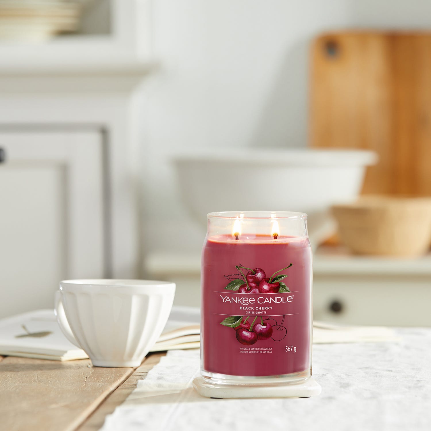 Black Cherry candela in giara grande Yankee Candle