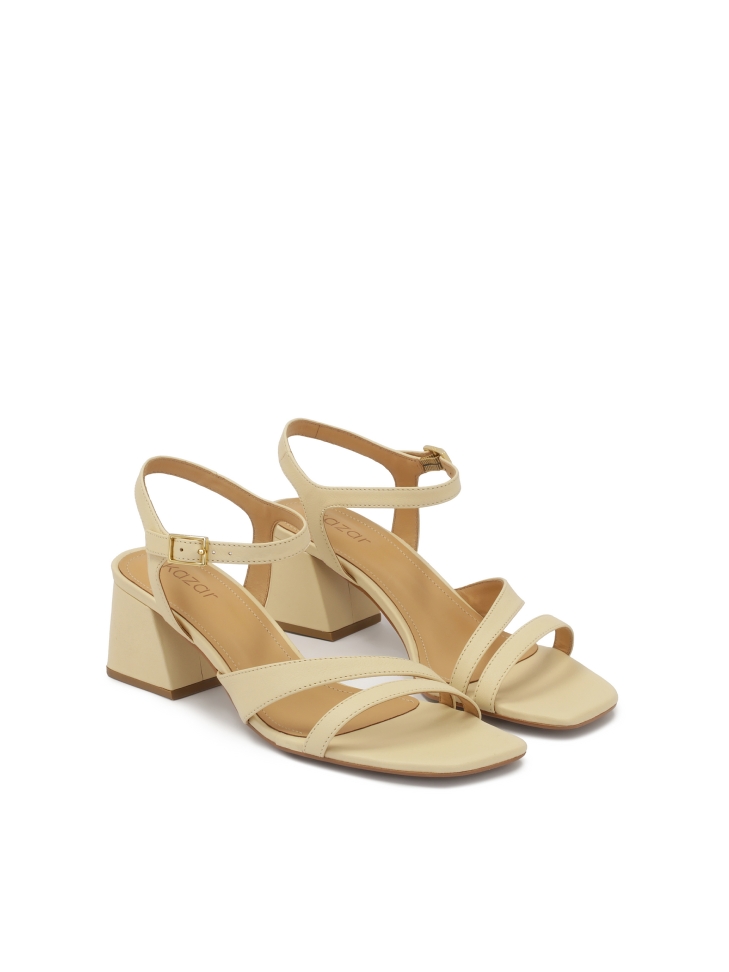 Versatile leather sandals on a post