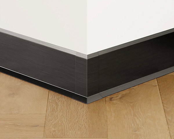 Coin extérieur pour plinthe Ilcom FL Noir satiné - 30mm x 80 mm x 0,65 ep.