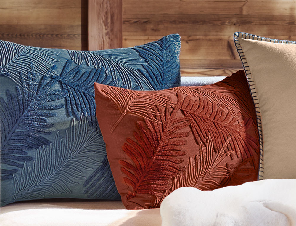 Coussin brodéChemin des écureuils