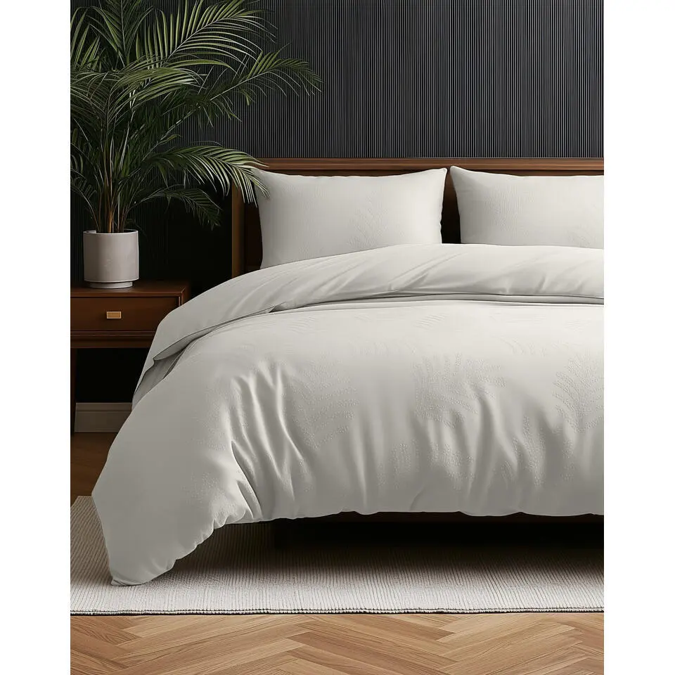 Dekbedovertrek Leaves 240x220 �?Fluweelzacht Uni Design �?Cr&egrave;me