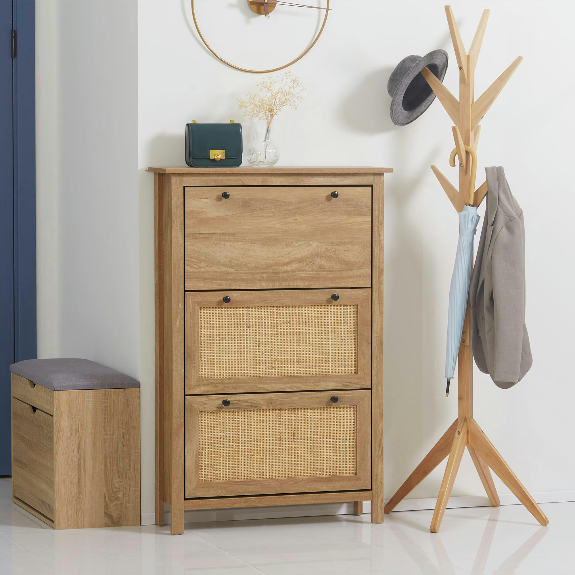 - Meuble à chaussures 3 portes abattants aspect bois effet cannage rotin