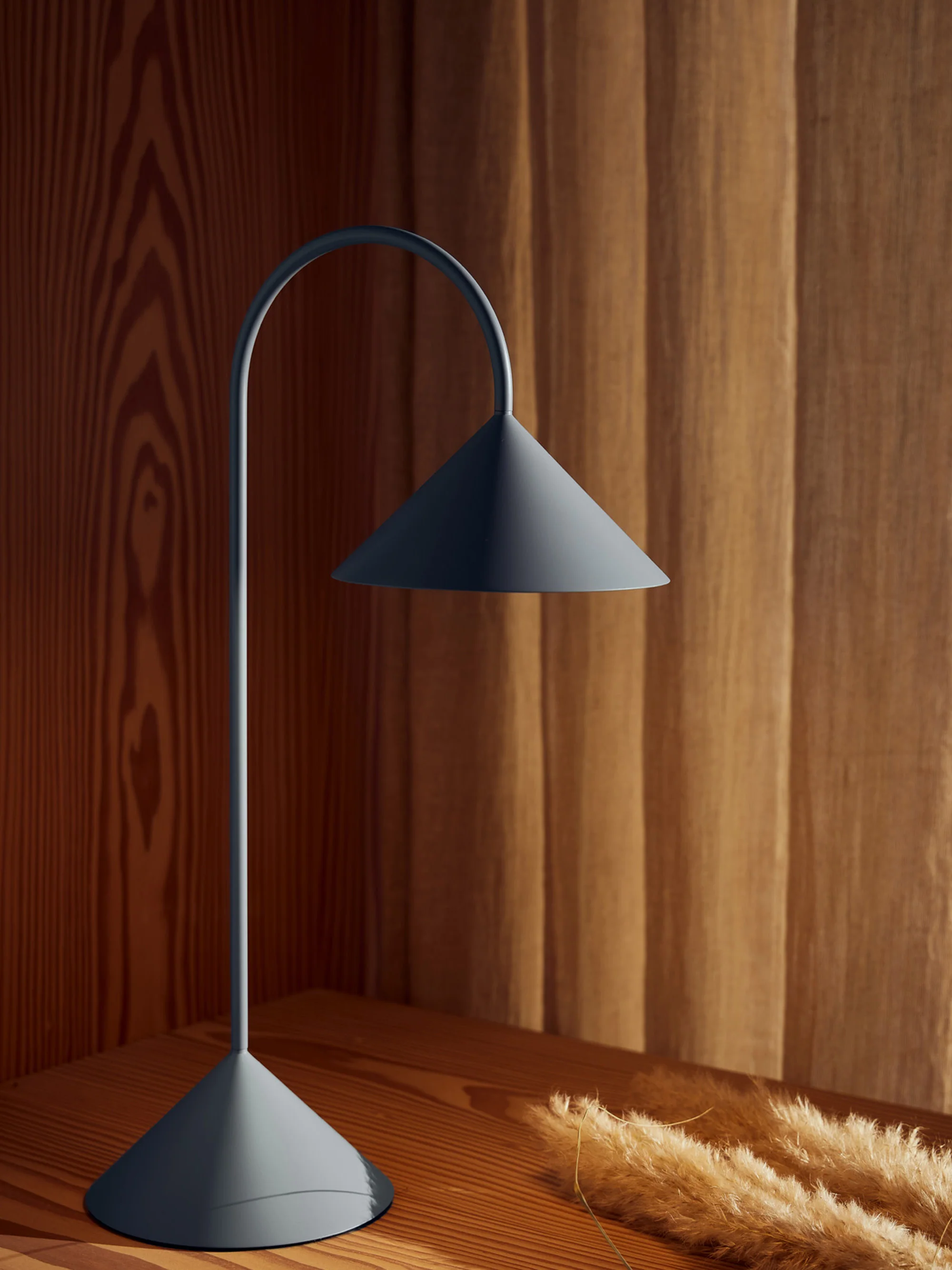 Mobile Outdoor-LED-Tischlampe Grasp, dimmbar