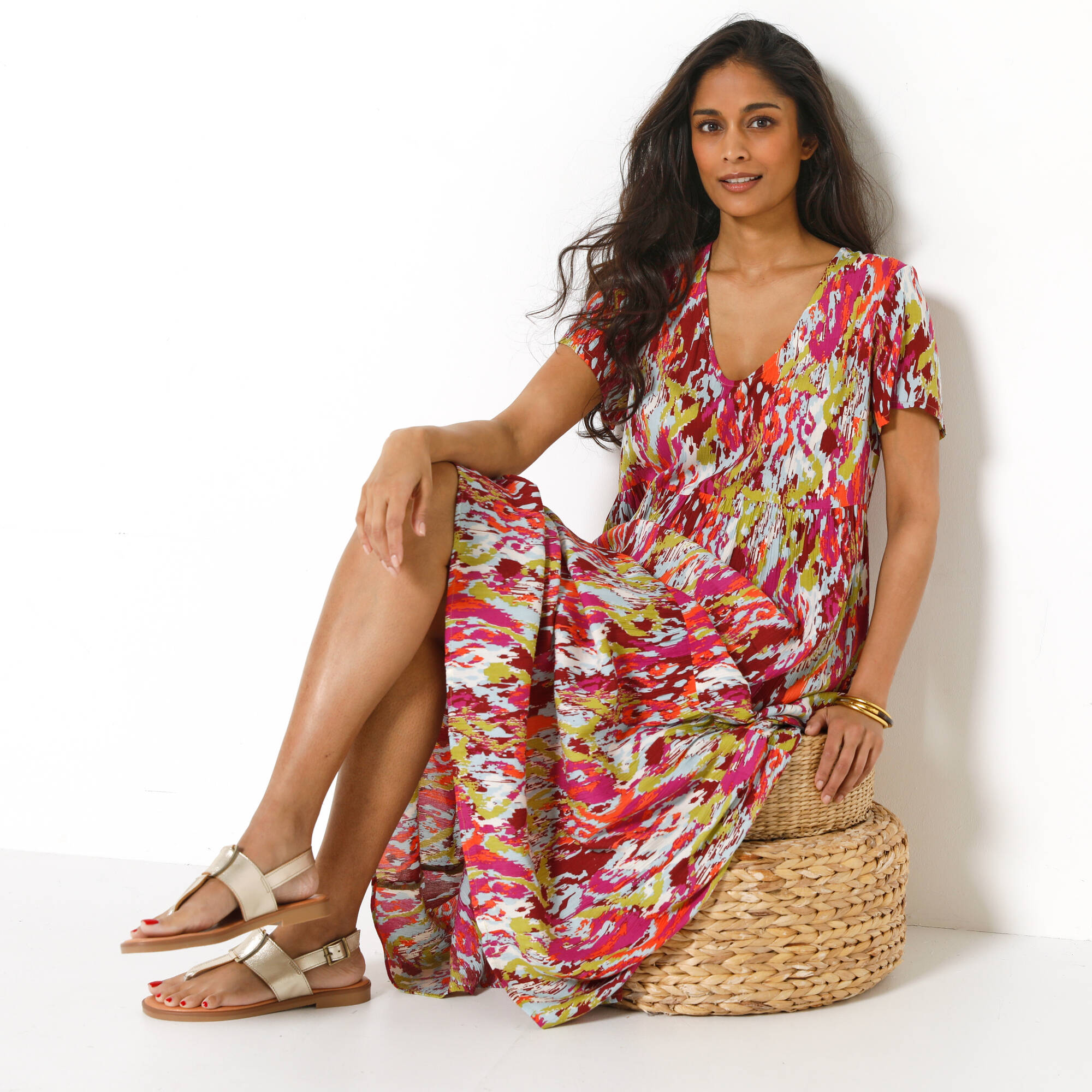 Robe col V longue imprimée, crépon