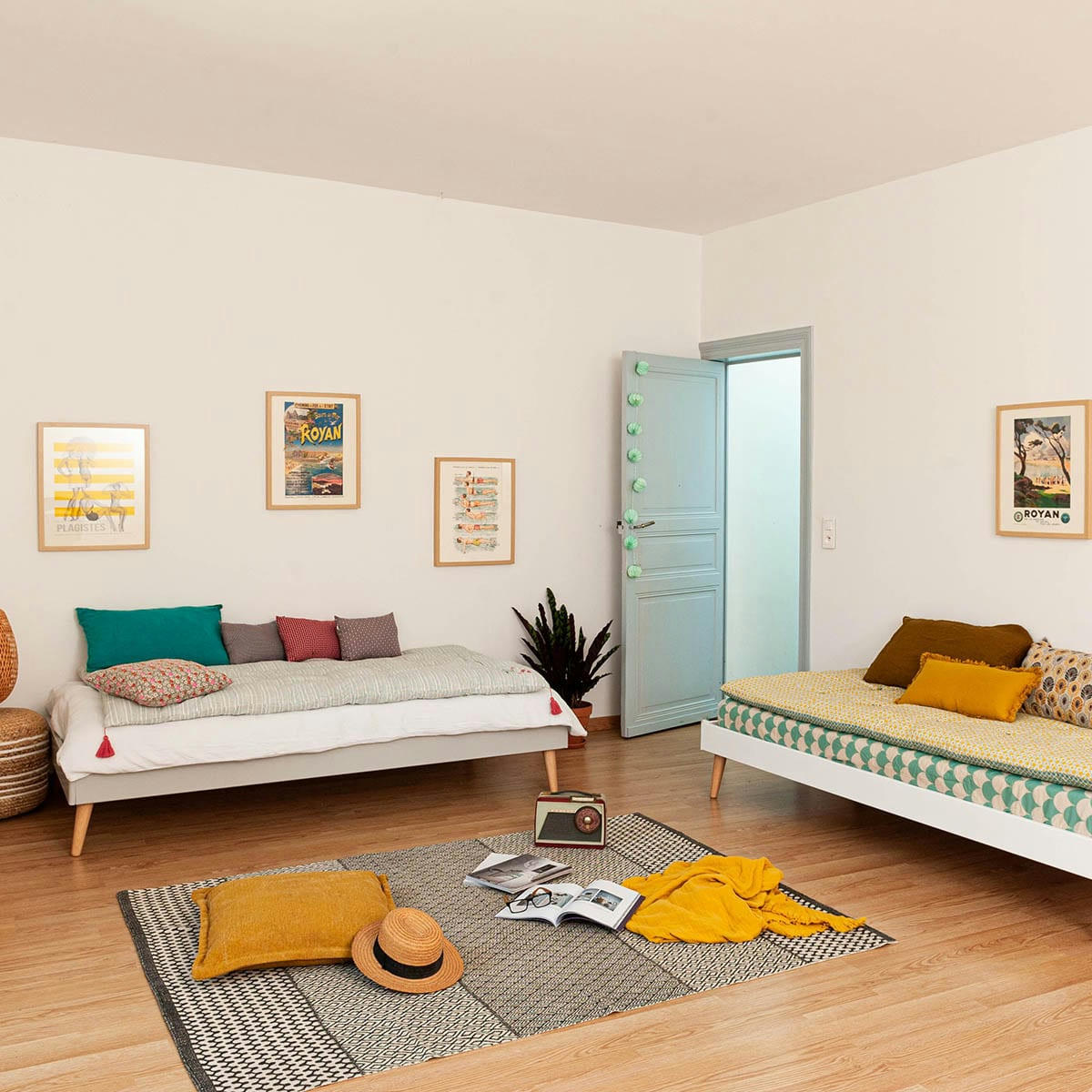 DORIS - Lit avec pieds 90x190 cm bois massif