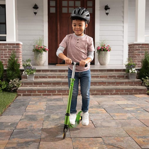 John Deere Kids Adjustable Push / Kick Ride On Scooter w/ Light Up Wheels 5y