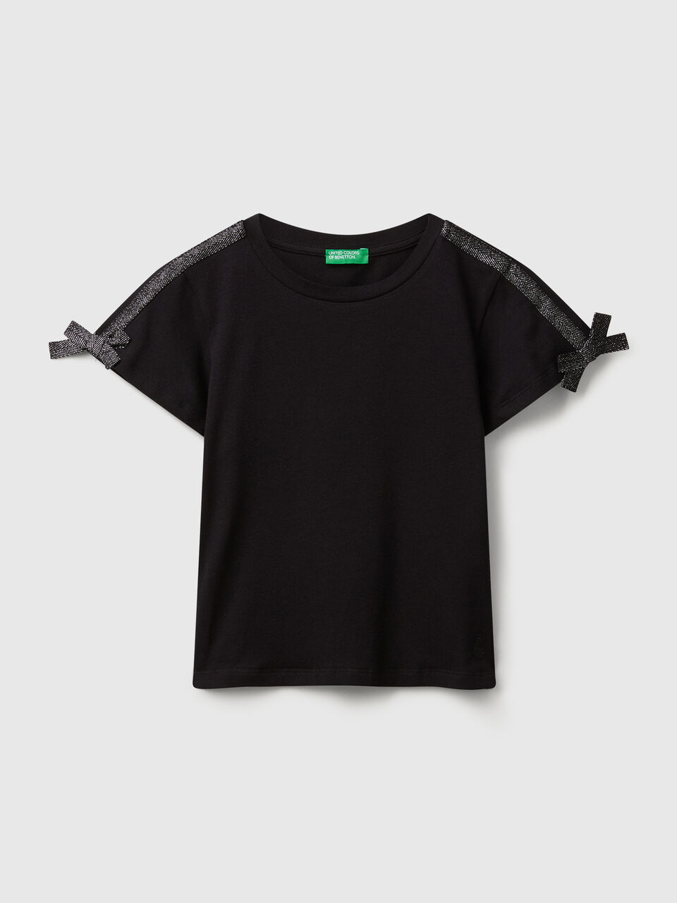 T-shirt with bows
