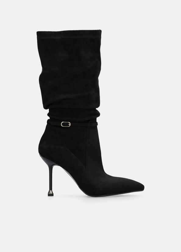 Stivali alti con fibbia decorativa