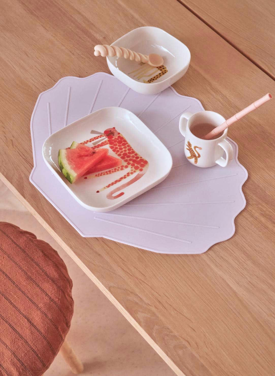 SCALLOP - Dessous de table violet en silicone H0,2x43,5x34cm