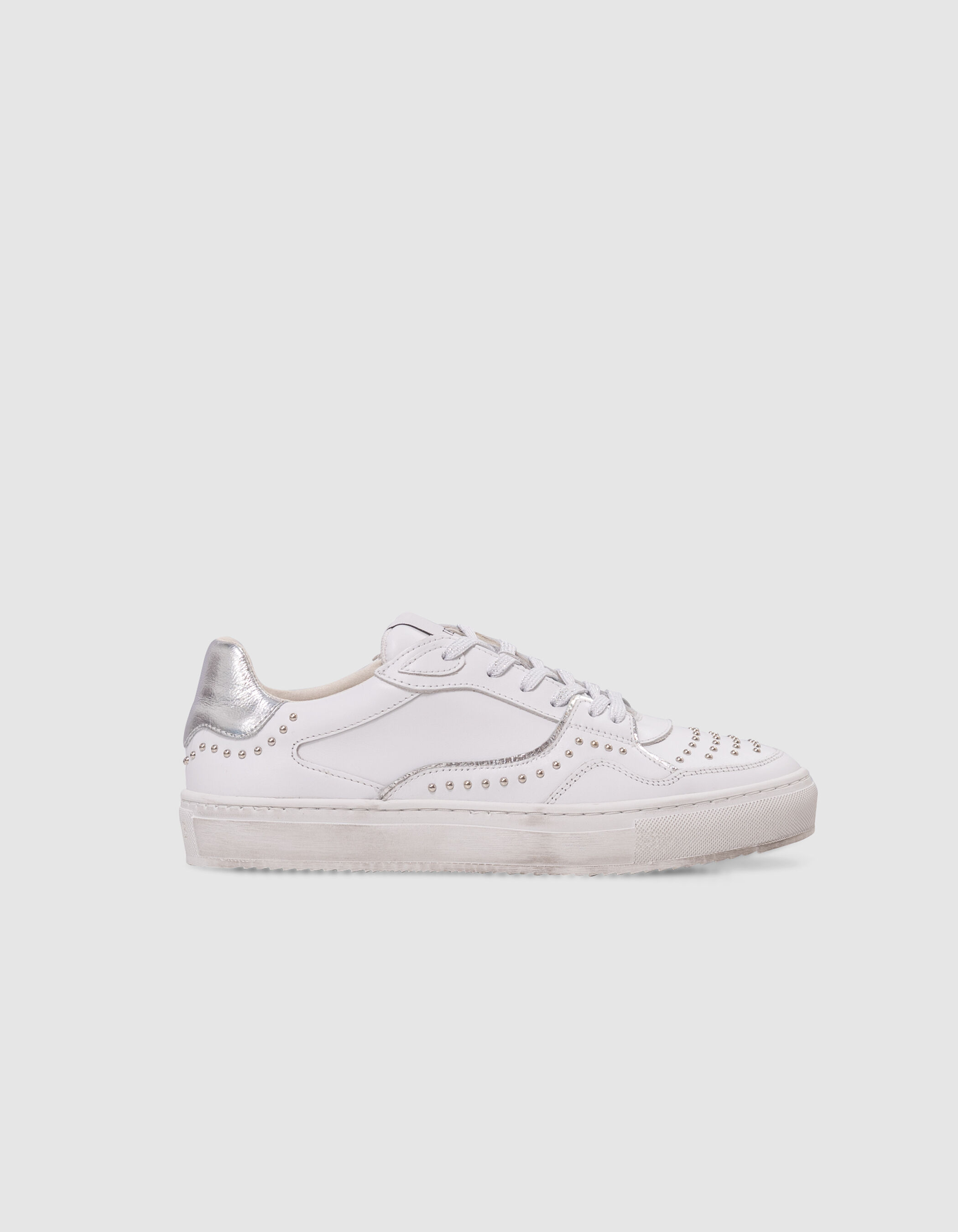 Baskets blanches cuir décor clous lacets silver Femme