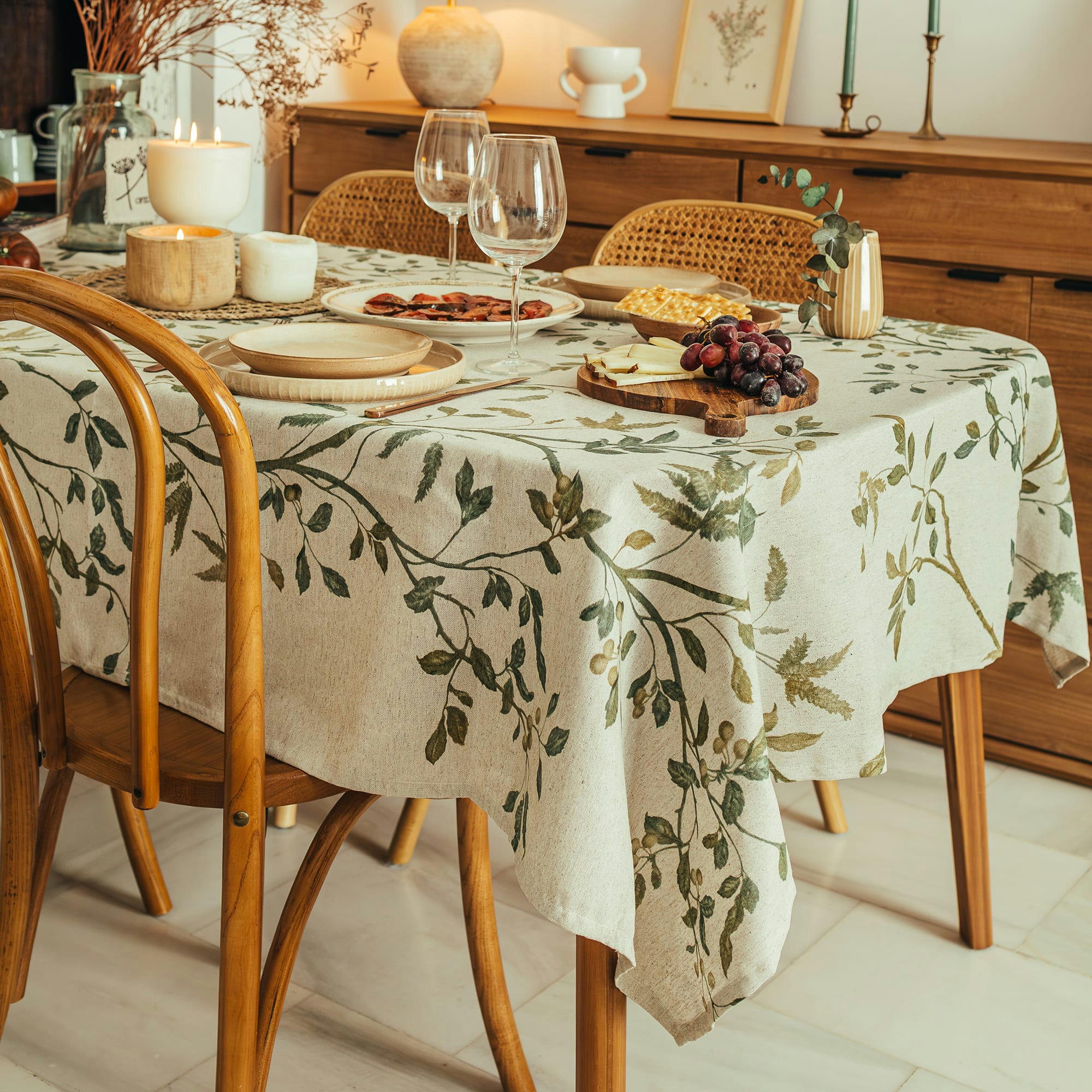 ZARZA VERDE - Nappe en lin imprimée vert avec traitement anti-taches 140x140 cm