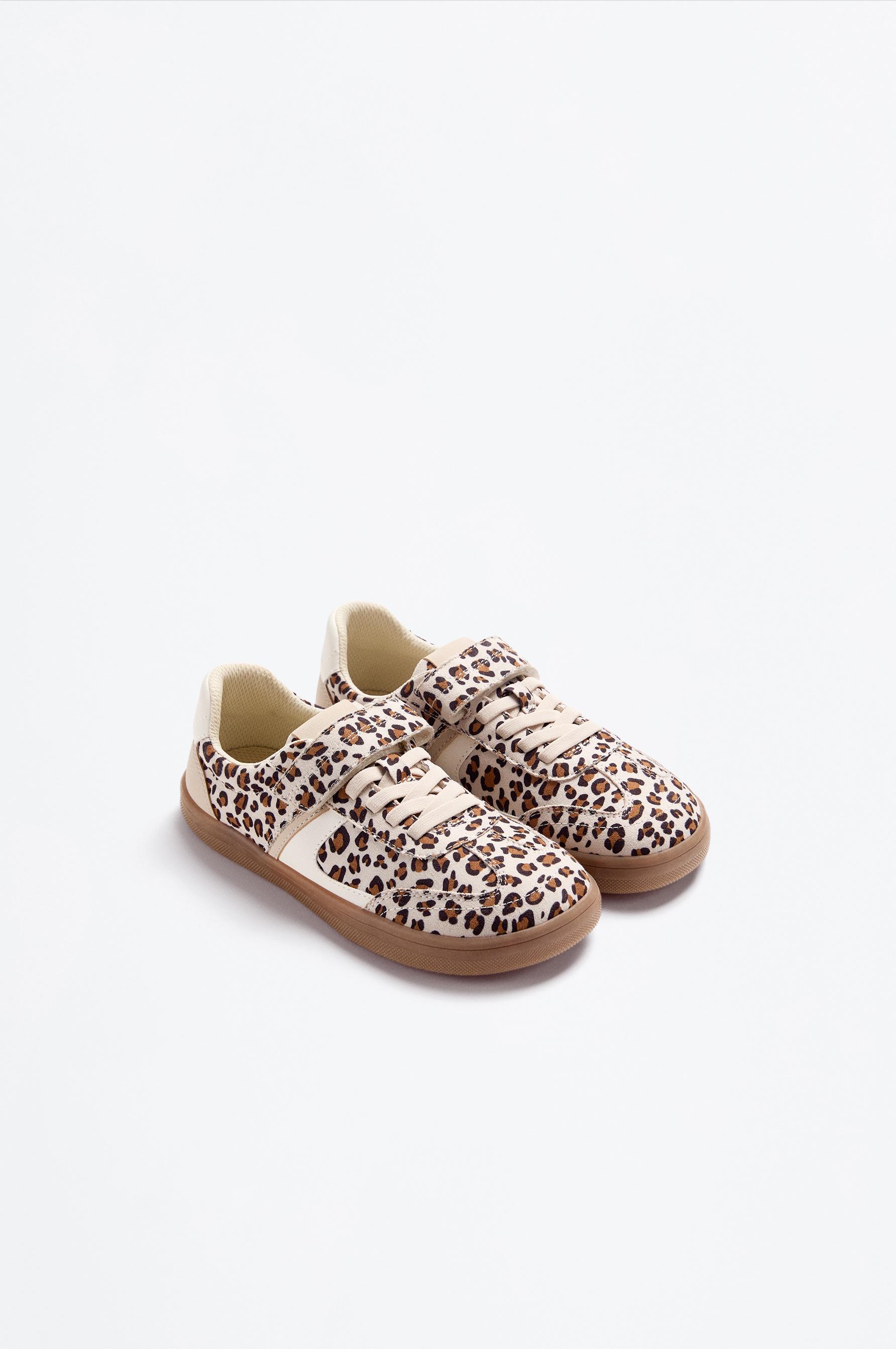 Zapatilla confort barefoot animal print