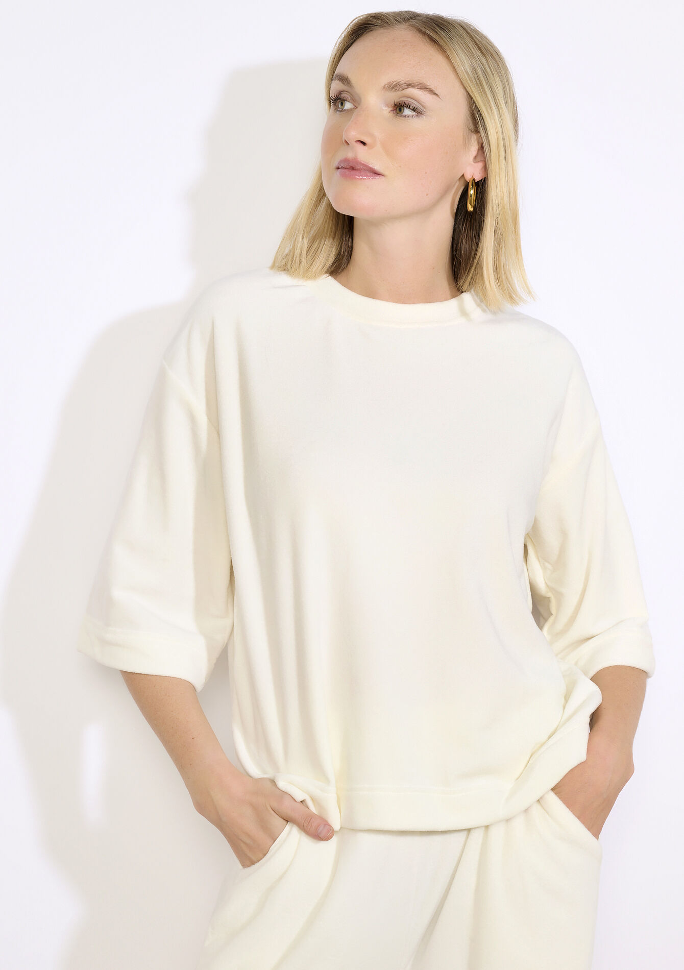 Losvallende top in velours