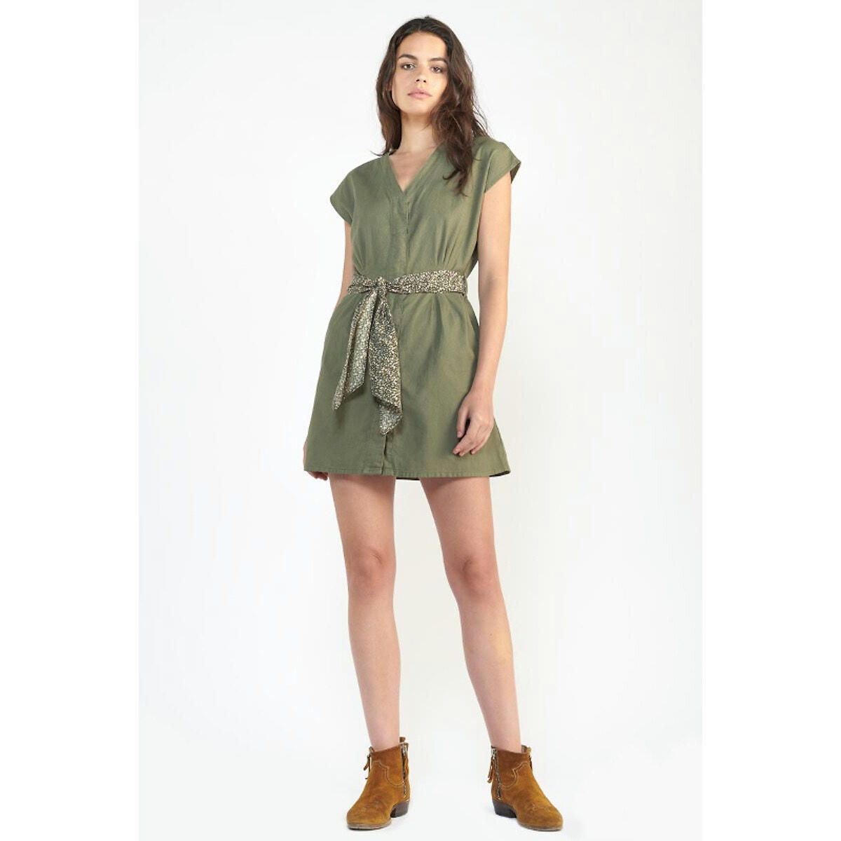 Robe courte col V, à nouer