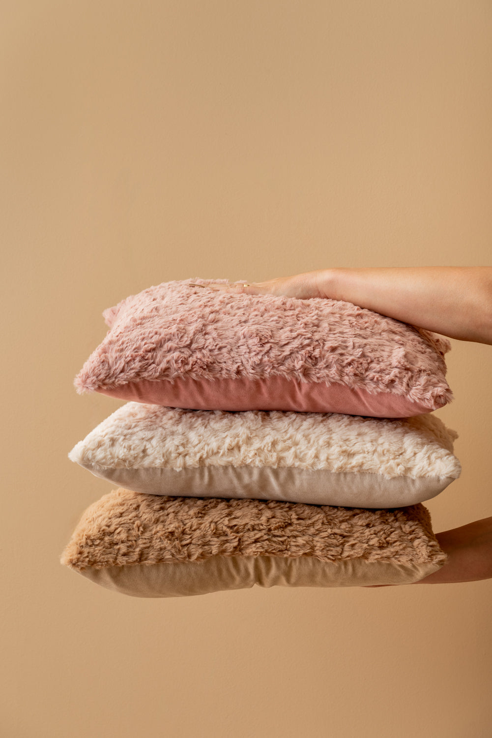 Present Time Sierkussen Tierno Furry - Roze - 45x45x15cm