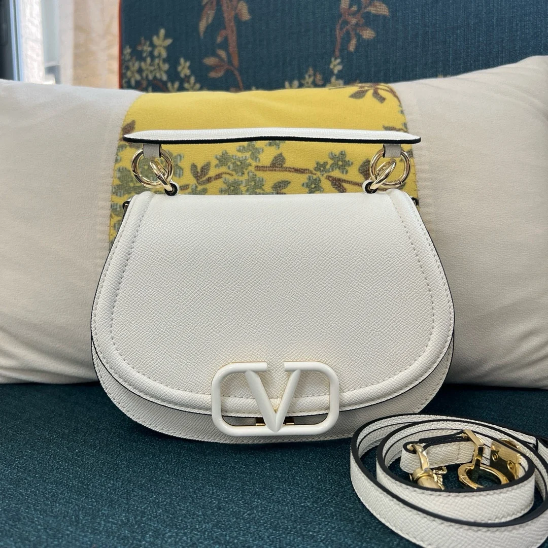 Valentiono VLogo Grainy Flap Tote