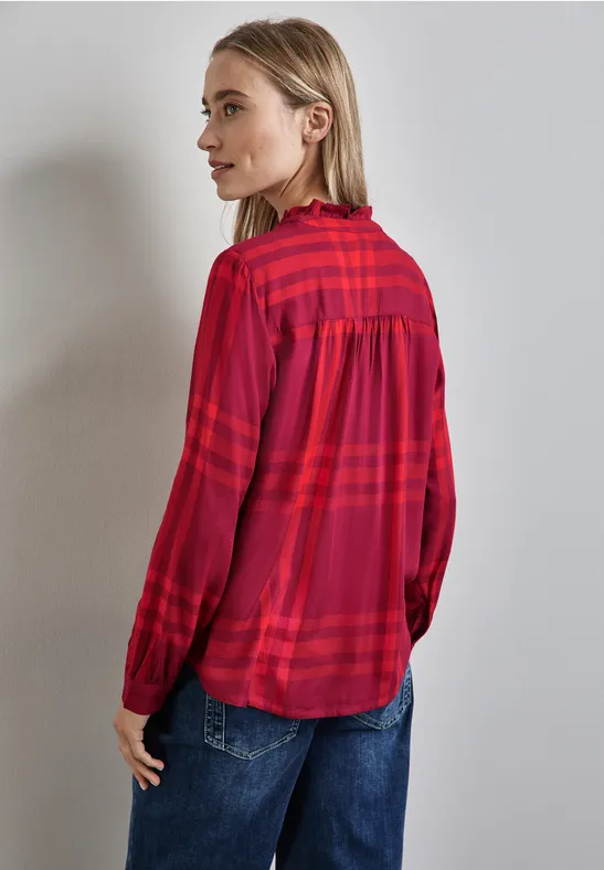 Karierte Bluse mit Rüschen