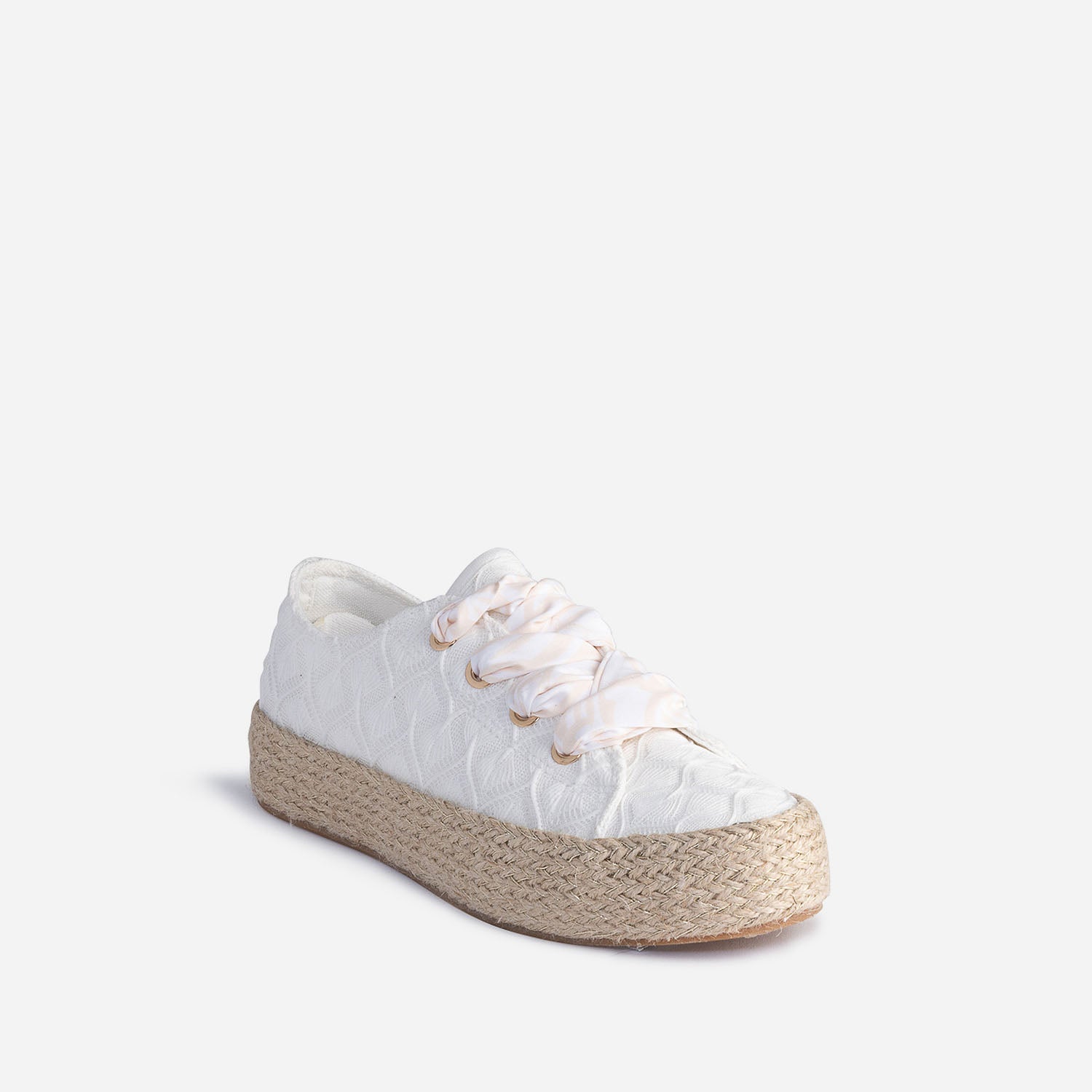 Tennis blanche brodée dentelle éco-conçue