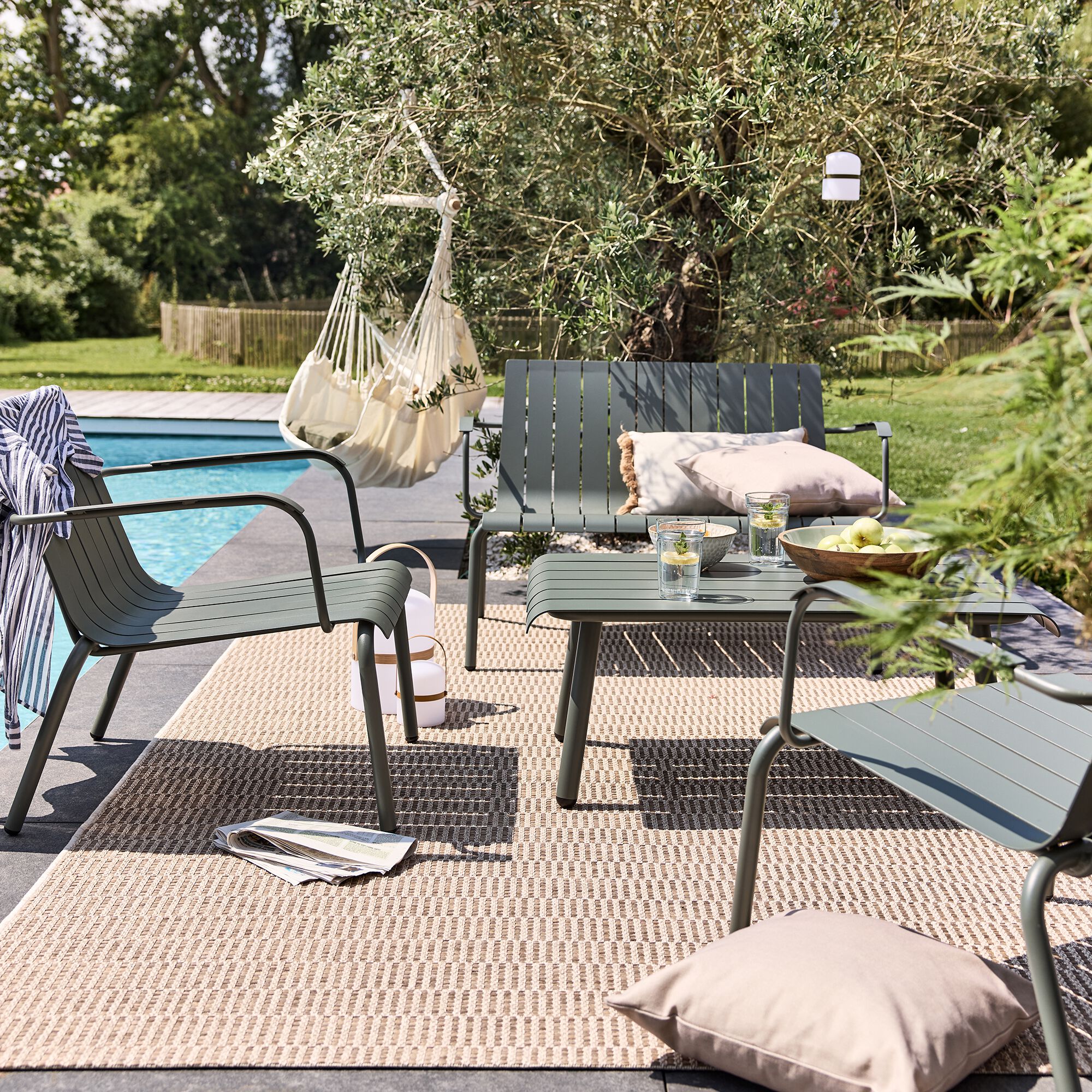 PARADOU - Canapé de jardin en aluminium - vert cèdre (2 places)