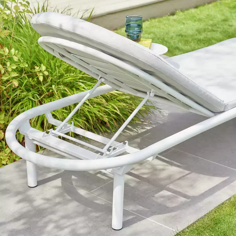 Habitat Rome Metal Sun Lounger - Beige
