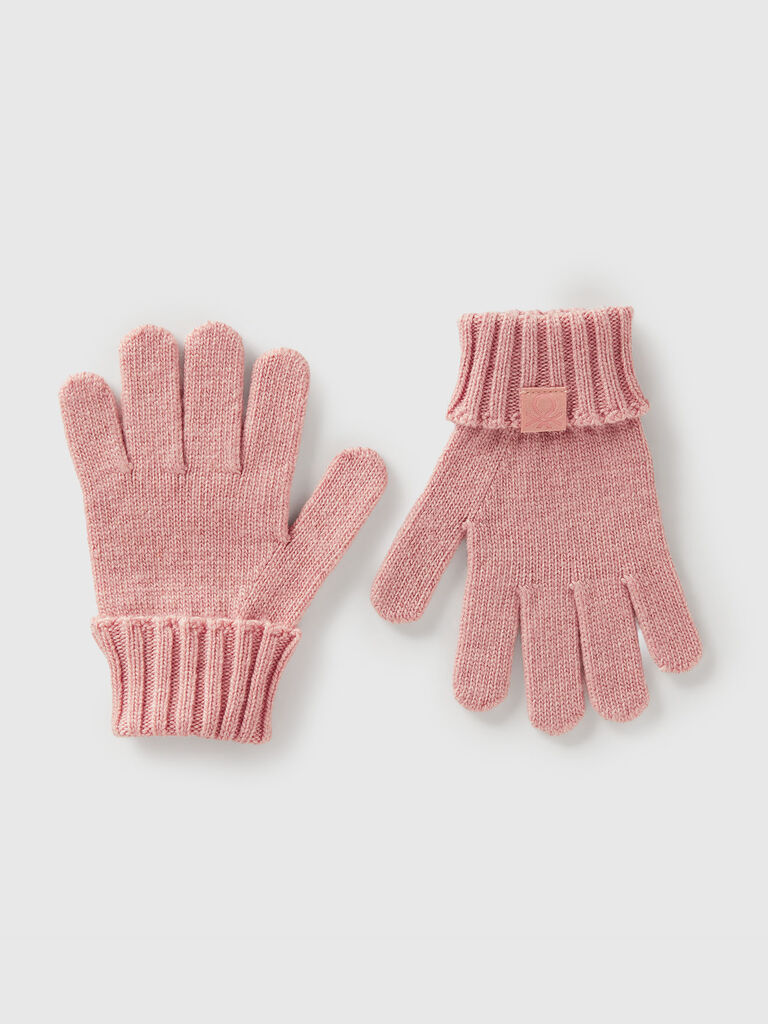 Gloves in viscose and wool blend
