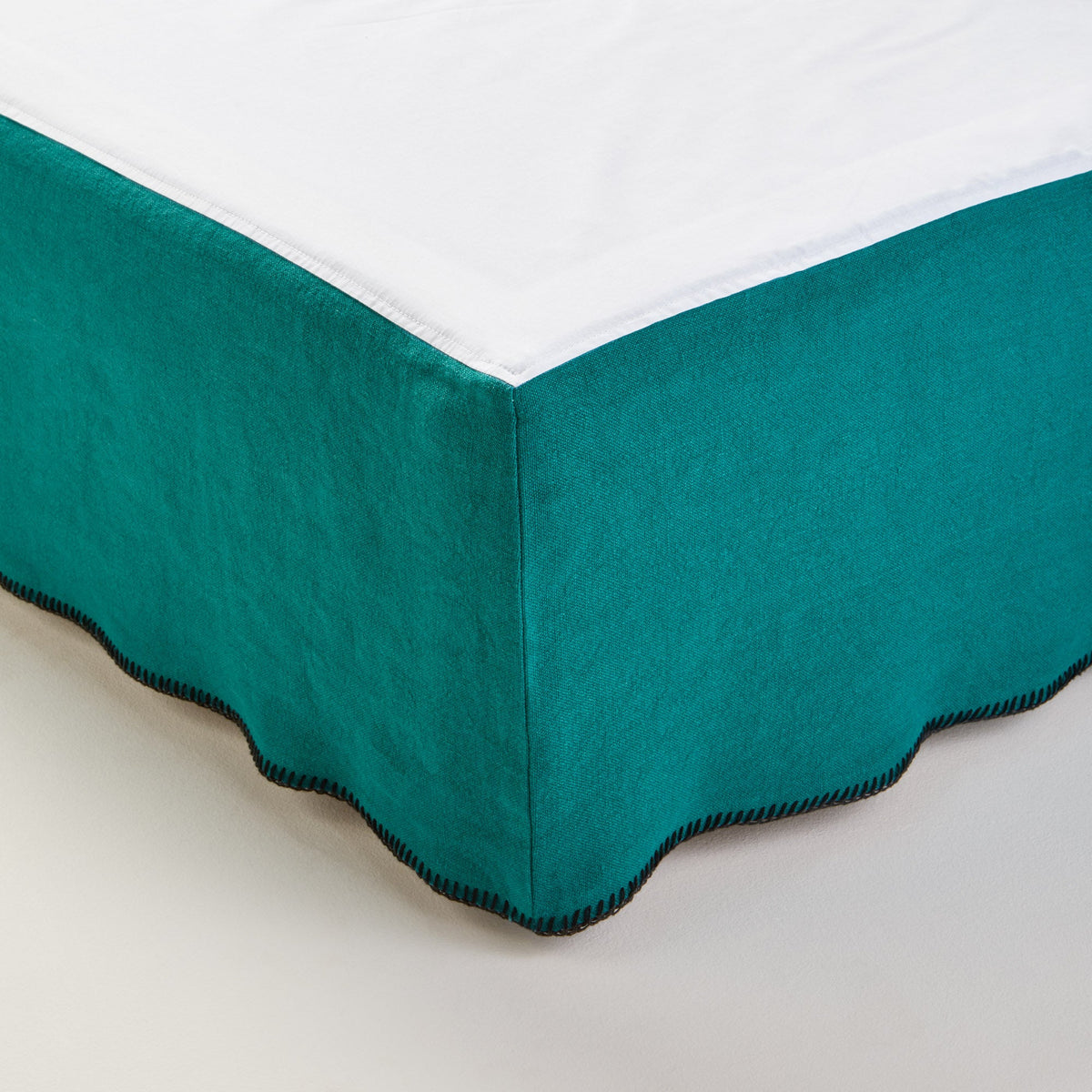Madura Hoes voor boxspring Nino lagune en zwarte slinger 140x200 cm