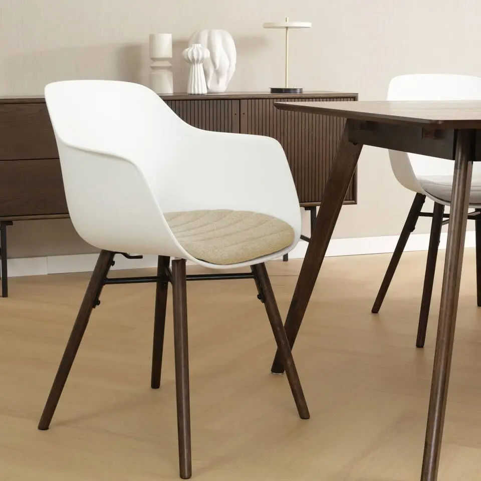 Nolon Nena-Liz Eetkamerstoel Wit met Nougatbruin Zitkussen Walnoot Poten