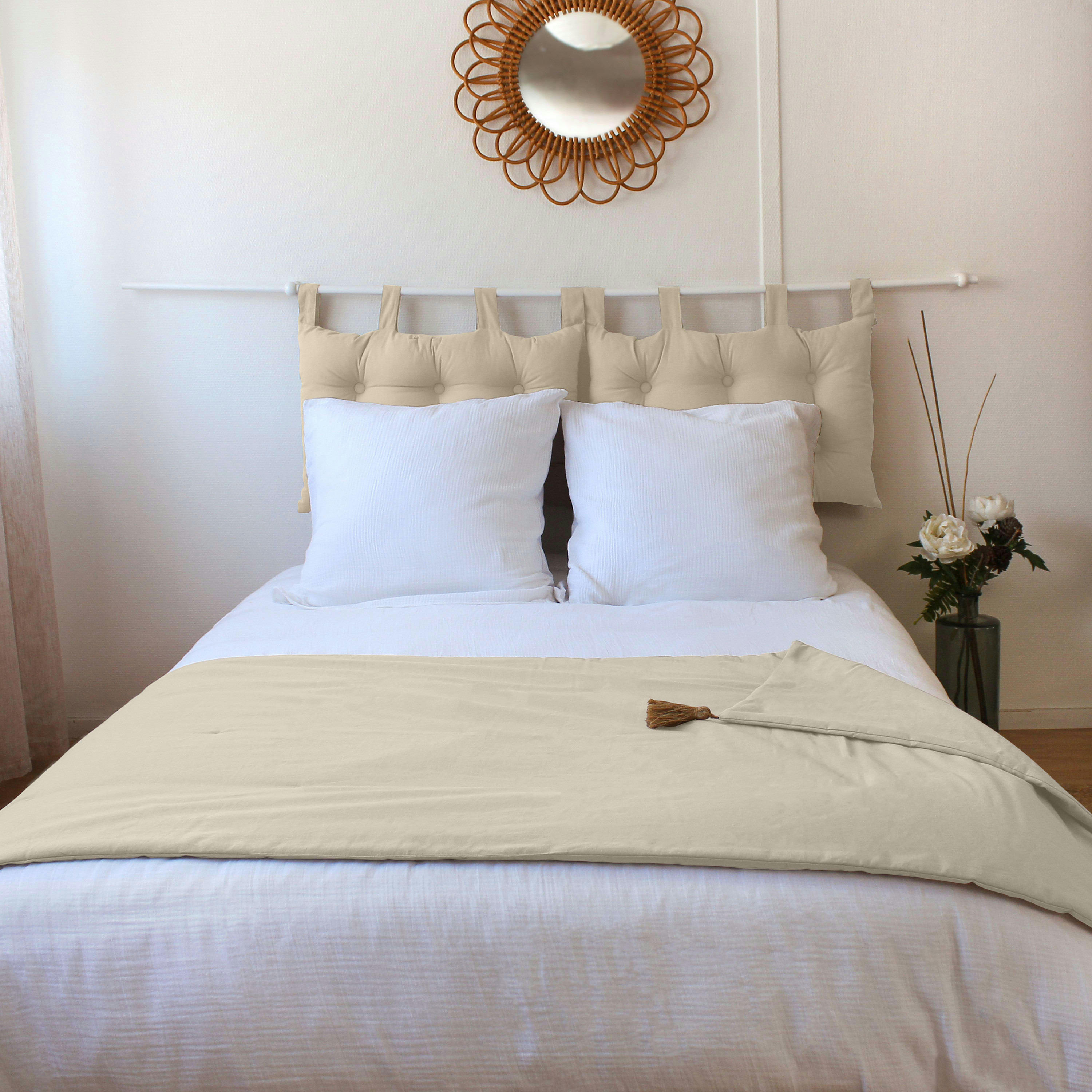 - Edredon à Pompons matelassé 100 % Coton Ecru 190 x 90 cm