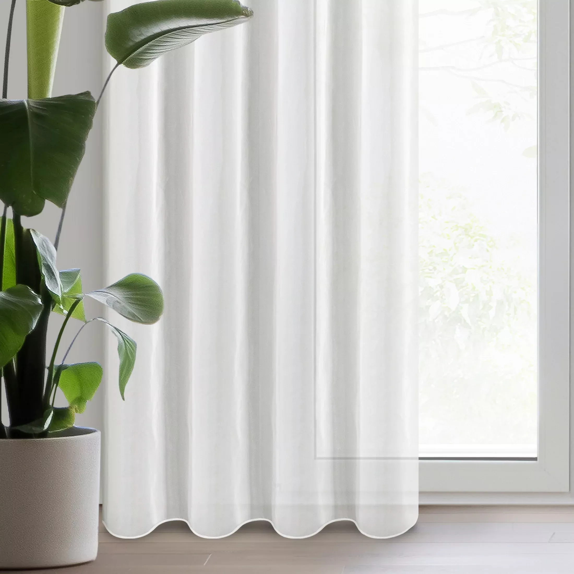 Firana kremowa z gładkiego mlecznego woalu wykończona szwem obciążającym VIOLET 500x250 cm przelotka