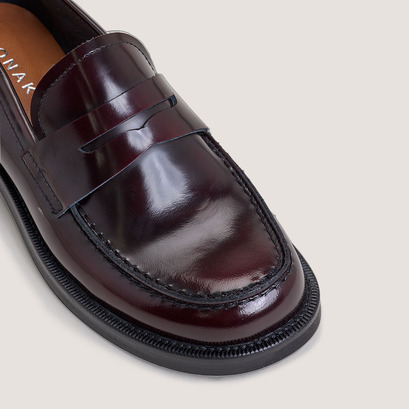 Mocassins à bouts arrondisen cuir patiné bordeaux | DOLIVIA