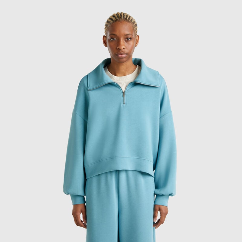 Zip-up sweatshirt