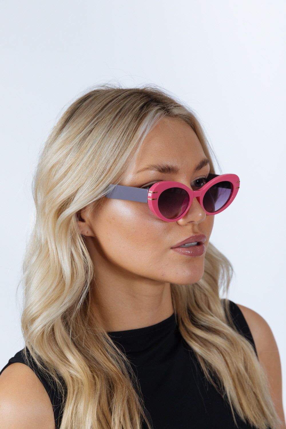 SVNX Oval Cat-Eye Sunglasses in Hot Pink