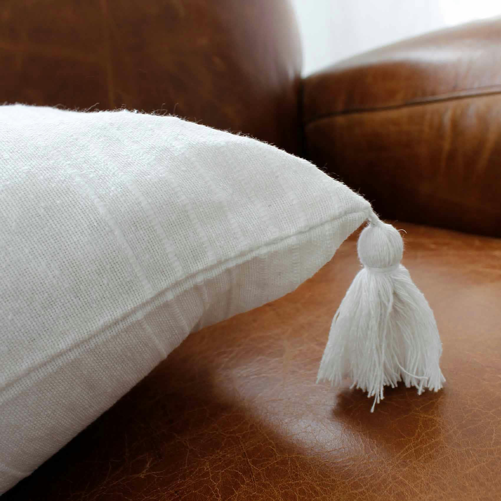 - Coussin déhoussable en coton recyclé blanc 