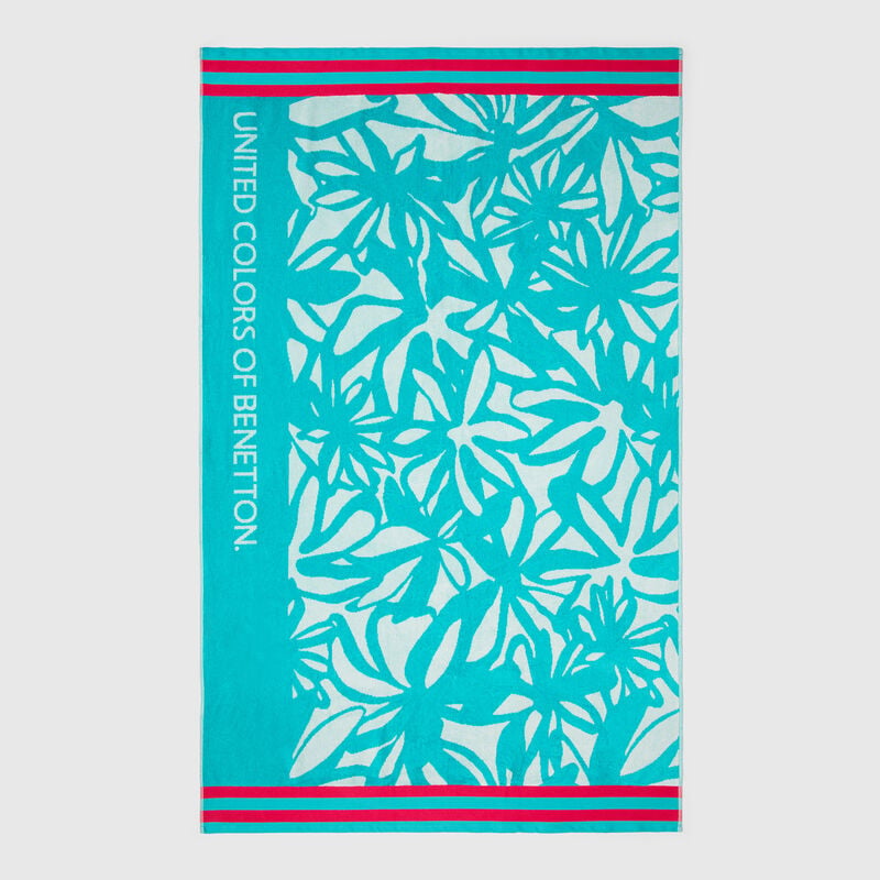 Beach towel with floral print